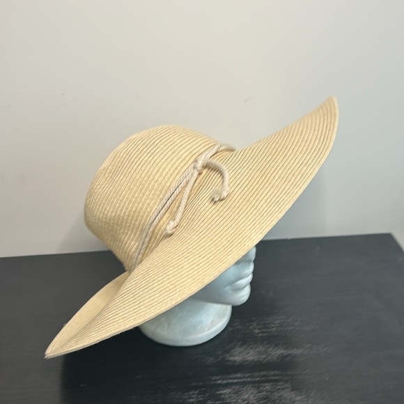 Banana Republic Wide Brim 4.5” Sun Straw Hat - Picture 13 of 15